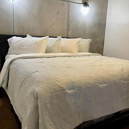 Loft Living Downtown At Its Best! Very Spacious Phoenix Exterior foto